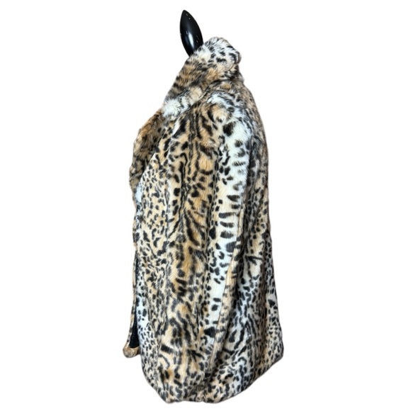 Forever 21 Faux Fur Coat - Picture 4 of 15